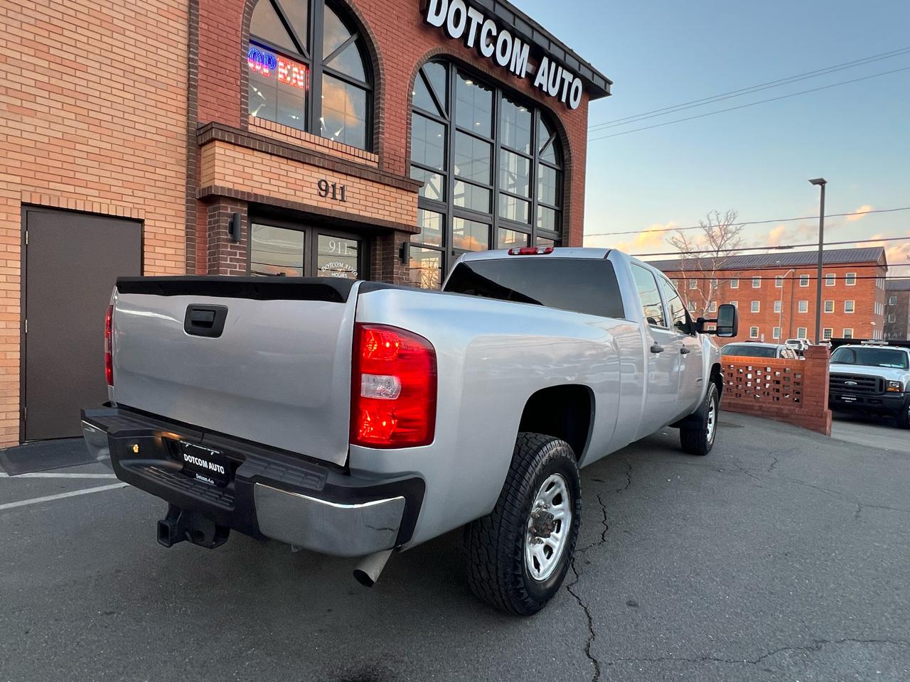 Chevrolet Silverado 2500HD Work Truck Crew Cab 4WD 2012