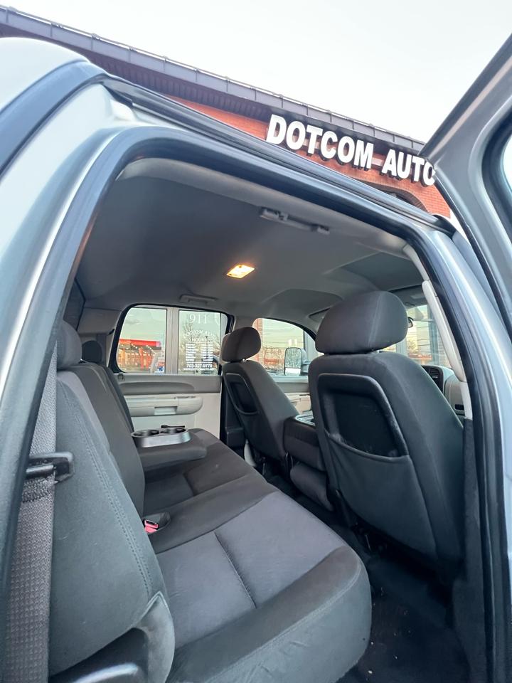 Chevrolet Silverado 2500HD Work Truck Crew Cab 4WD 2012