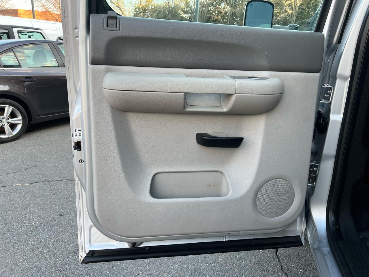 Chevrolet Silverado 2500HD Work Truck Crew Cab 4WD 2012