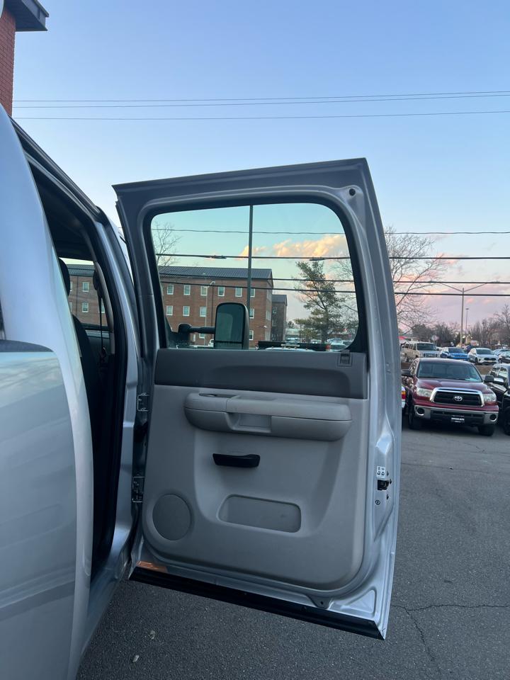 Chevrolet Silverado 2500HD Work Truck Crew Cab 4WD 2012