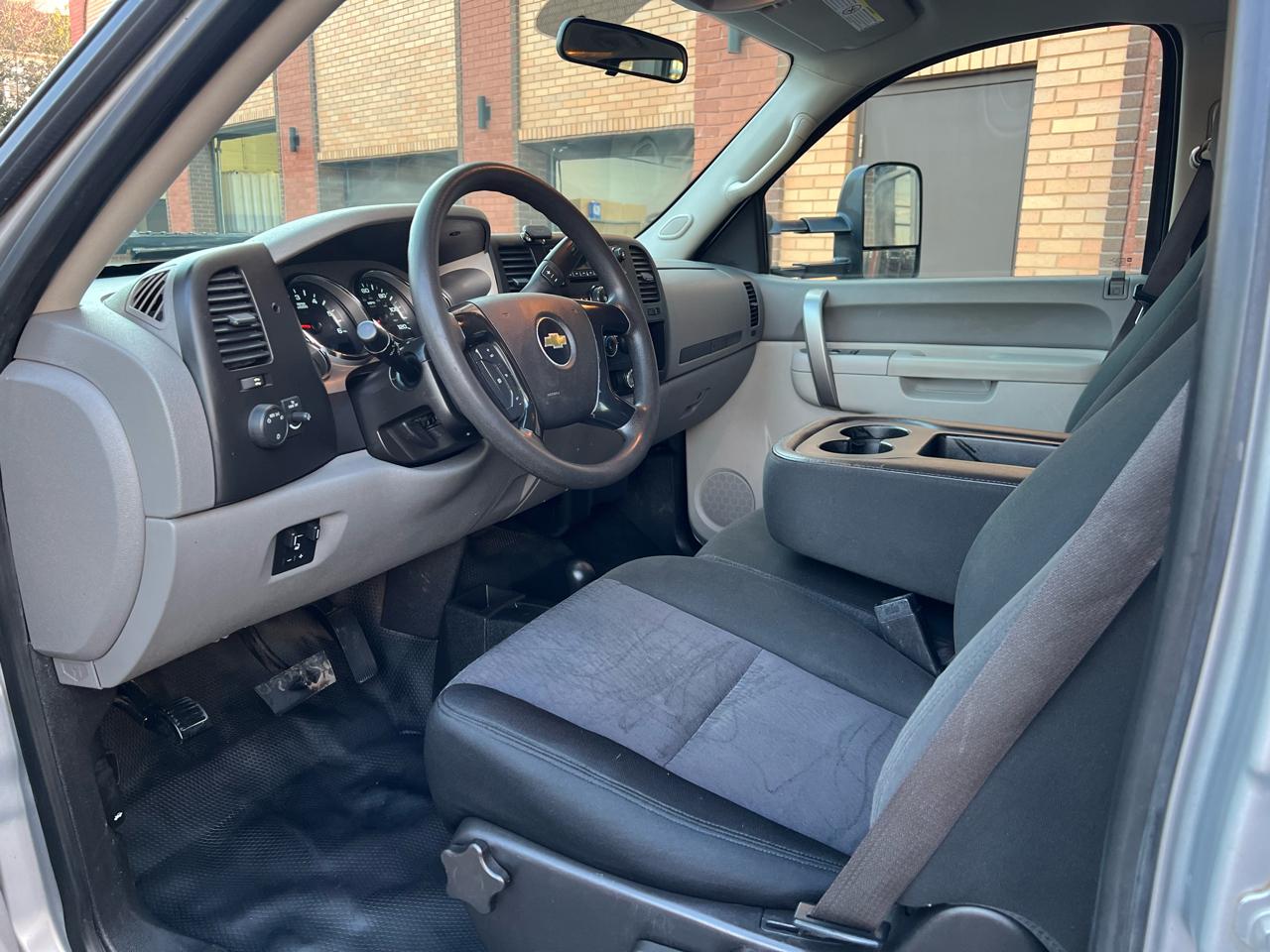 Chevrolet Silverado 2500HD Work Truck Crew Cab 4WD 2012