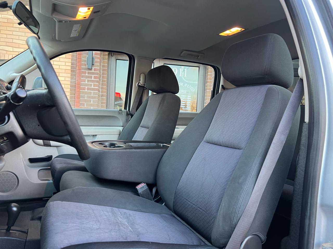 Chevrolet Silverado 2500HD Work Truck Crew Cab 4WD 2012