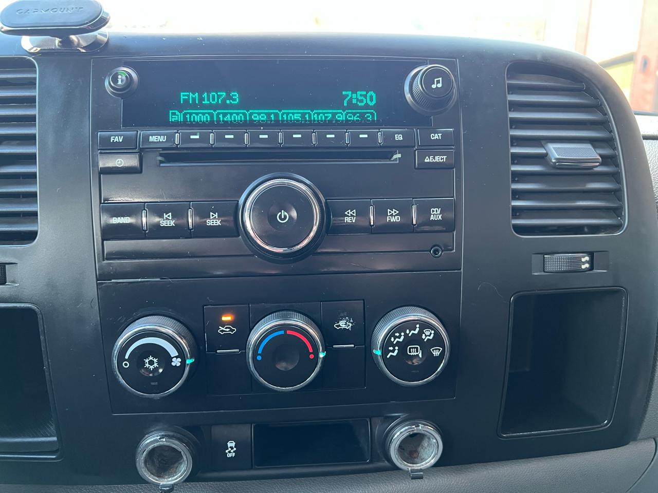 Chevrolet Silverado 2500HD Work Truck Crew Cab 4WD 2012