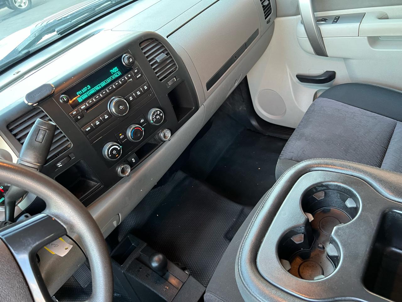 Chevrolet Silverado 2500HD Work Truck Crew Cab 4WD 2012