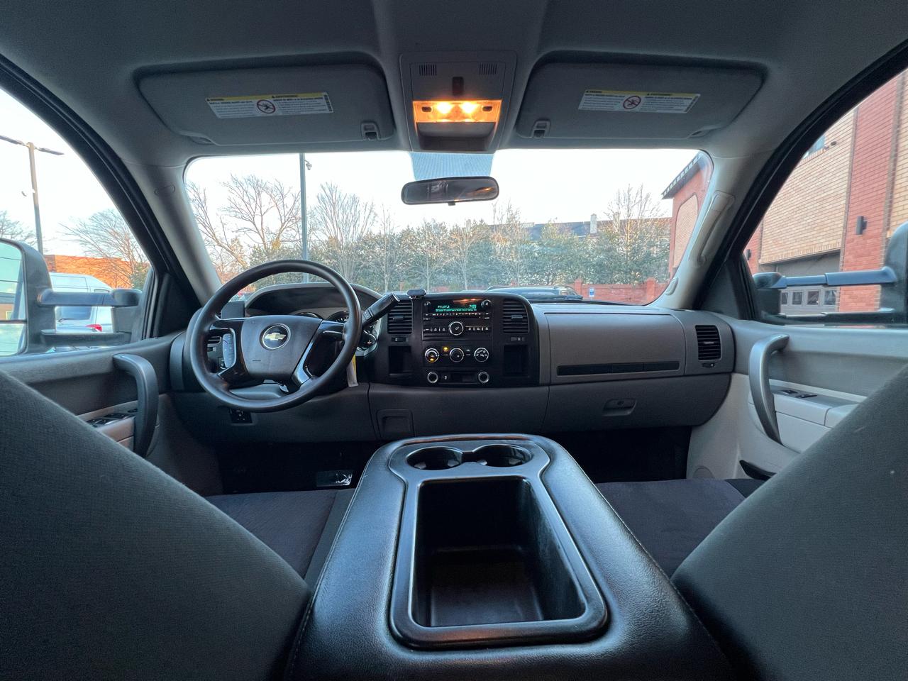 Chevrolet Silverado 2500HD Work Truck Crew Cab 4WD 2012