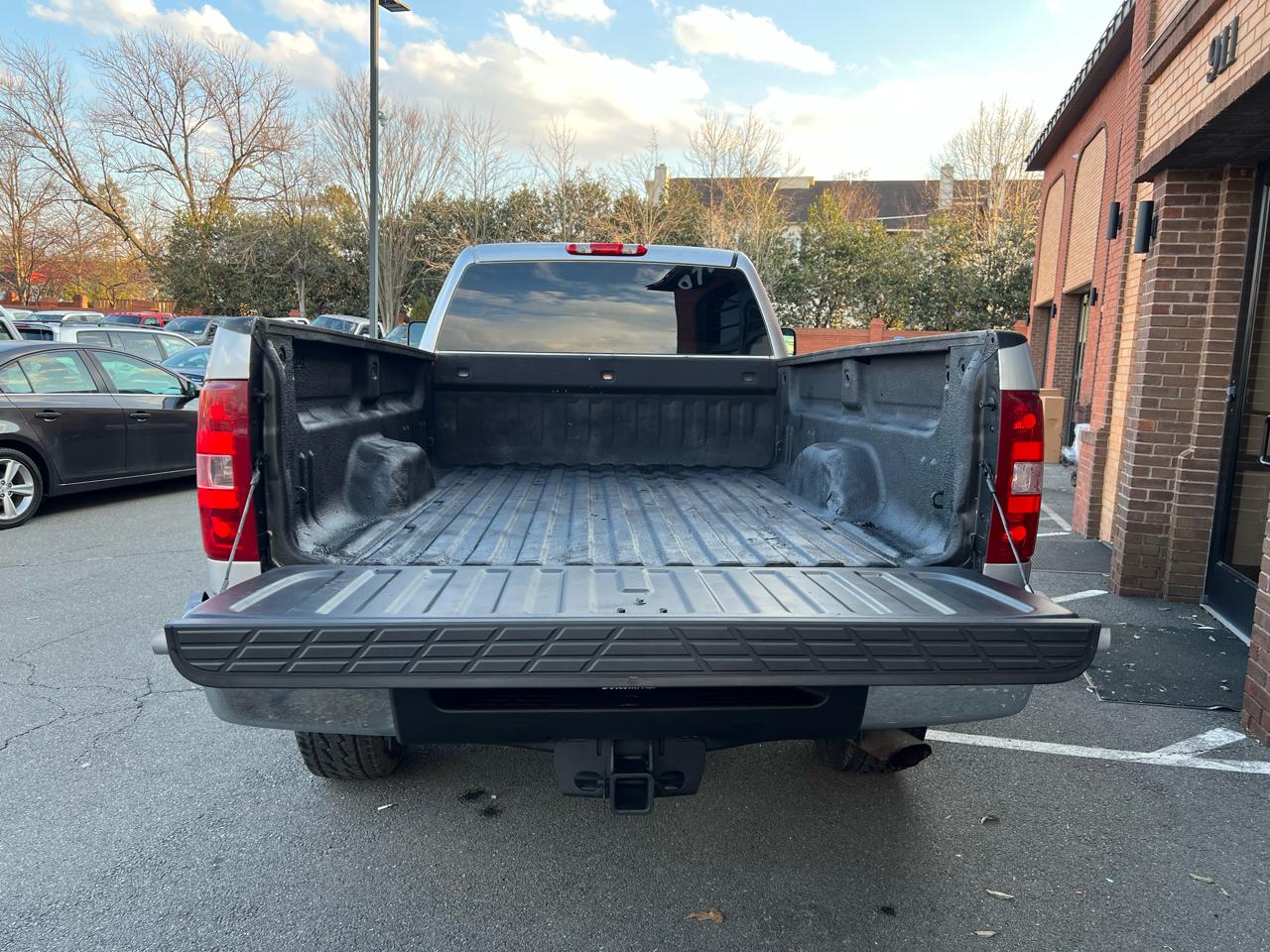 Chevrolet Silverado 2500HD Work Truck Crew Cab 4WD 2012