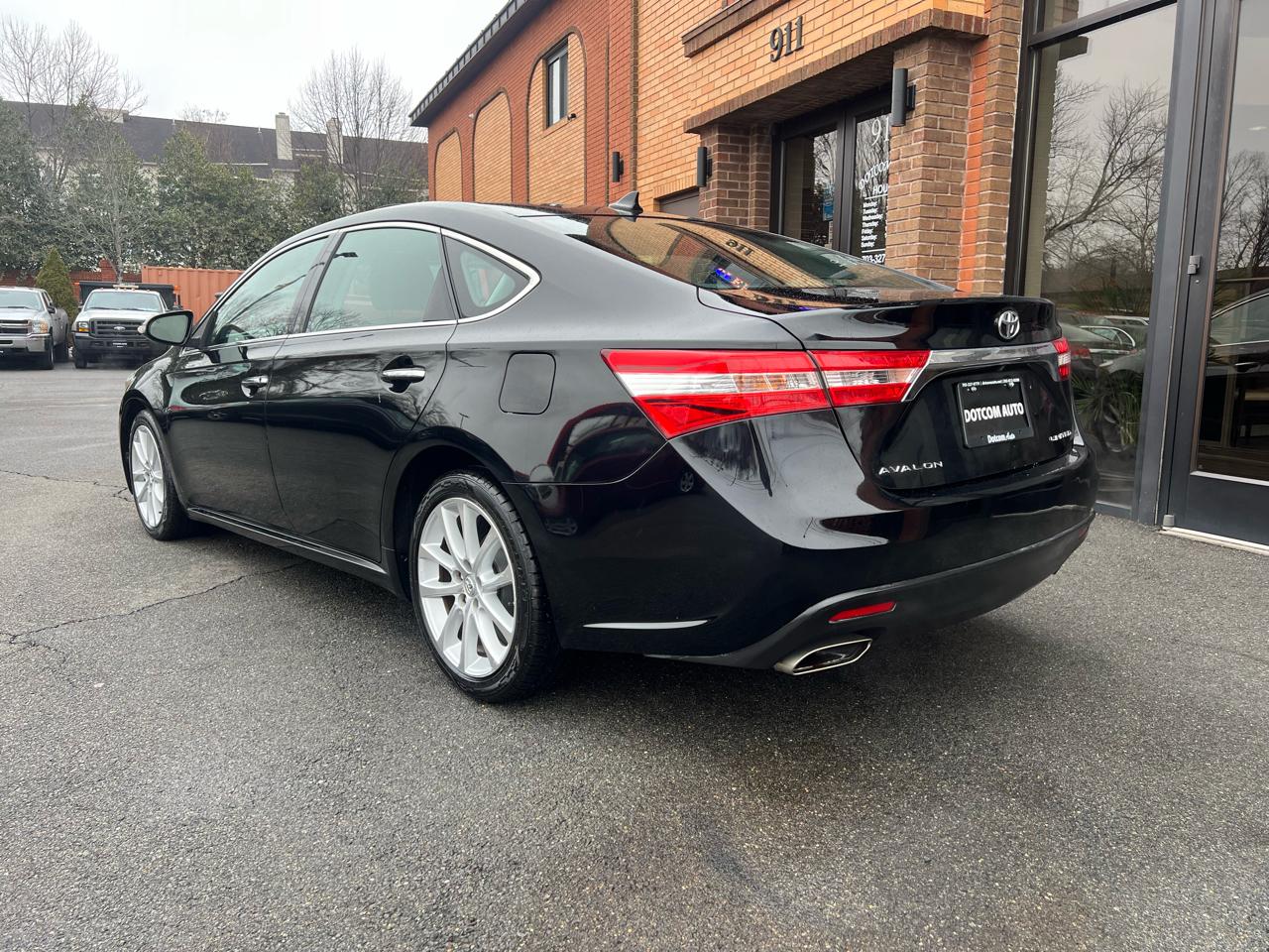 Toyota Avalon Limited 4D Sedan 2013