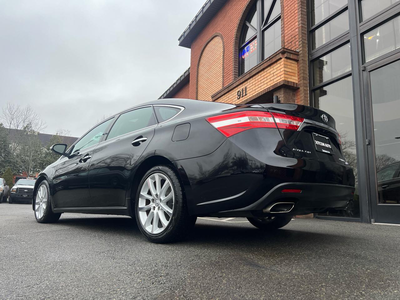 Toyota Avalon Limited 4D Sedan 2013