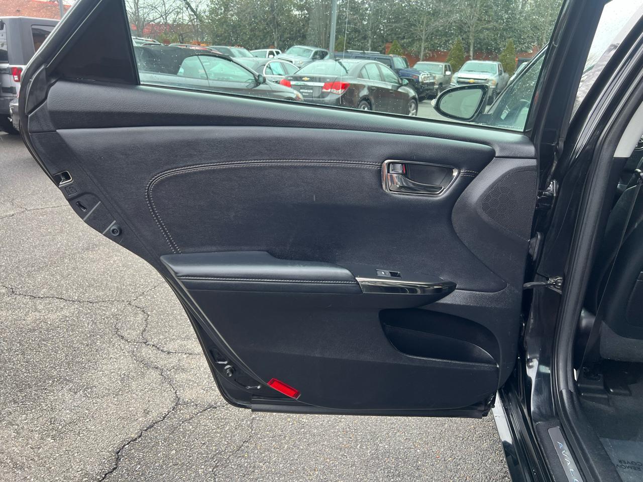 Toyota Avalon Limited 4D Sedan 2013