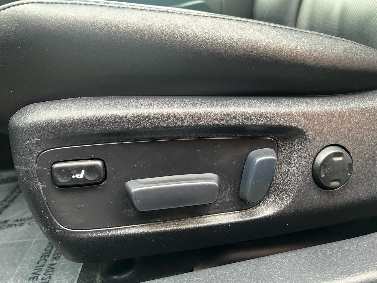 Toyota Avalon Limited 4D Sedan 2013