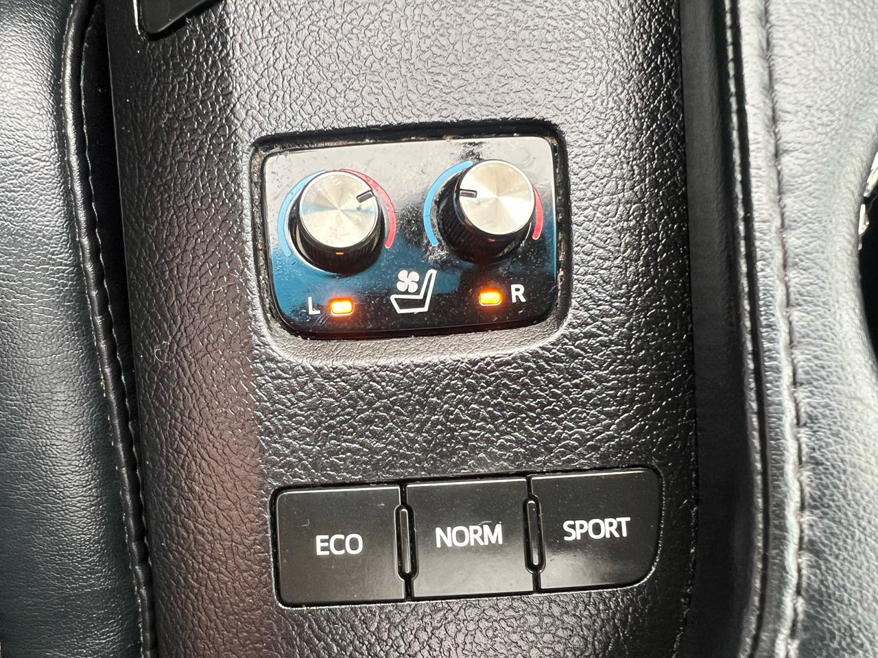 Toyota Avalon Limited 4D Sedan 2013