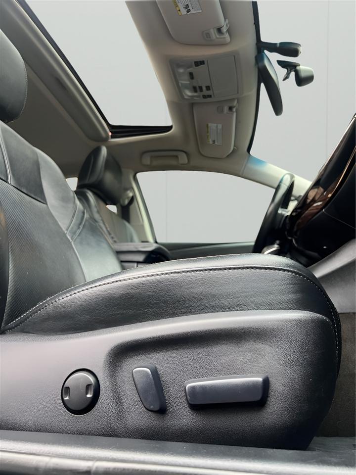 Toyota Avalon Limited 4D Sedan 2013