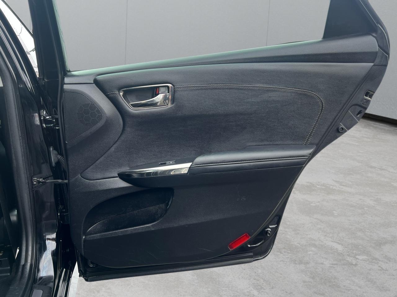 Toyota Avalon Limited 4D Sedan 2013