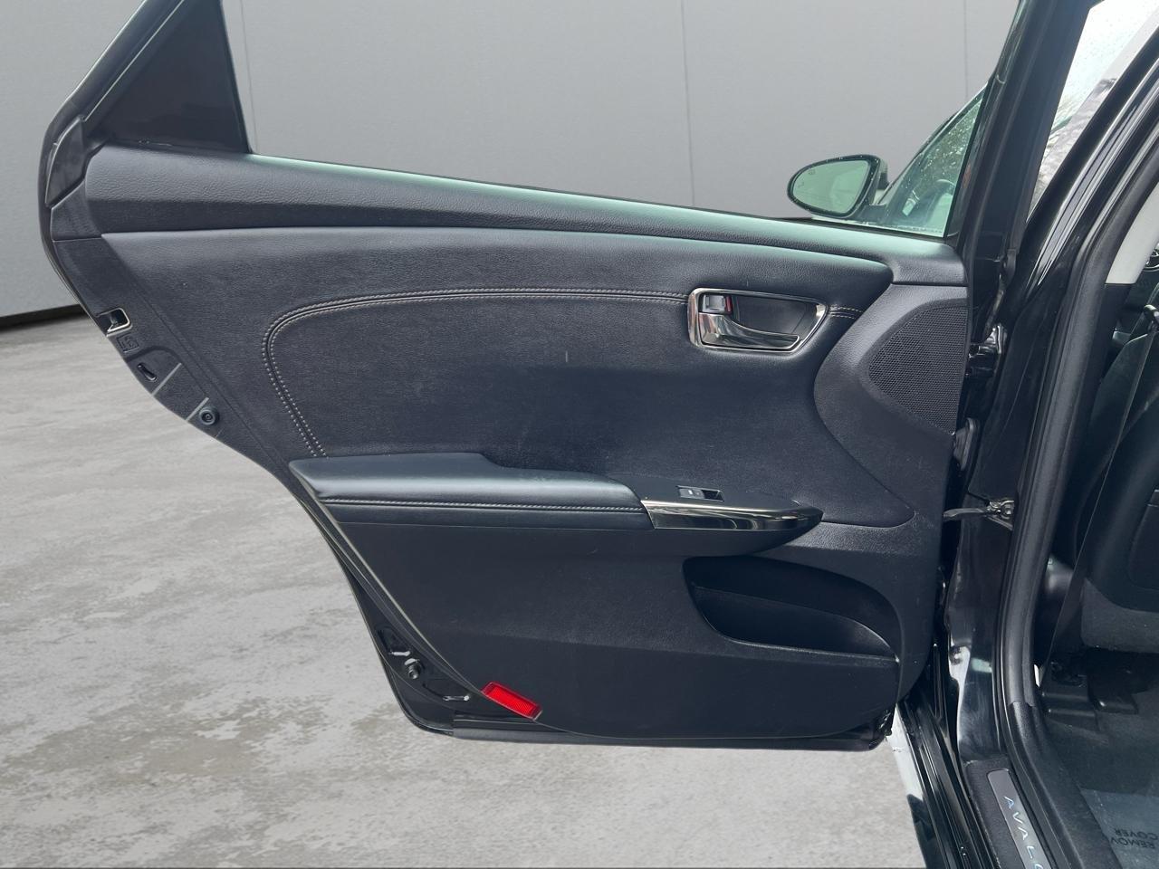 Toyota Avalon Limited 4D Sedan 2013