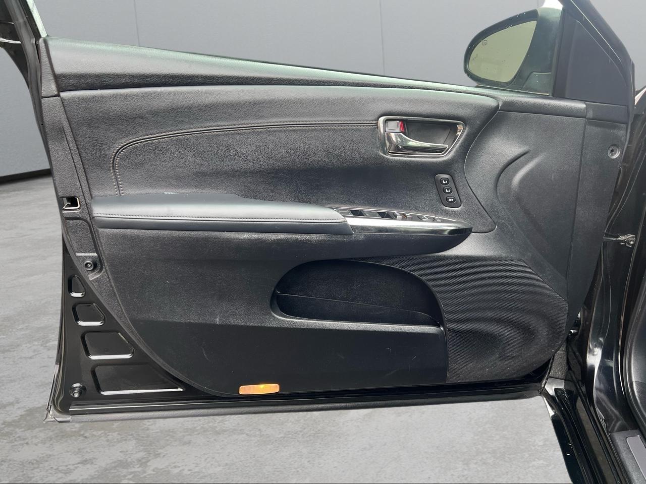 Toyota Avalon Limited 4D Sedan 2013