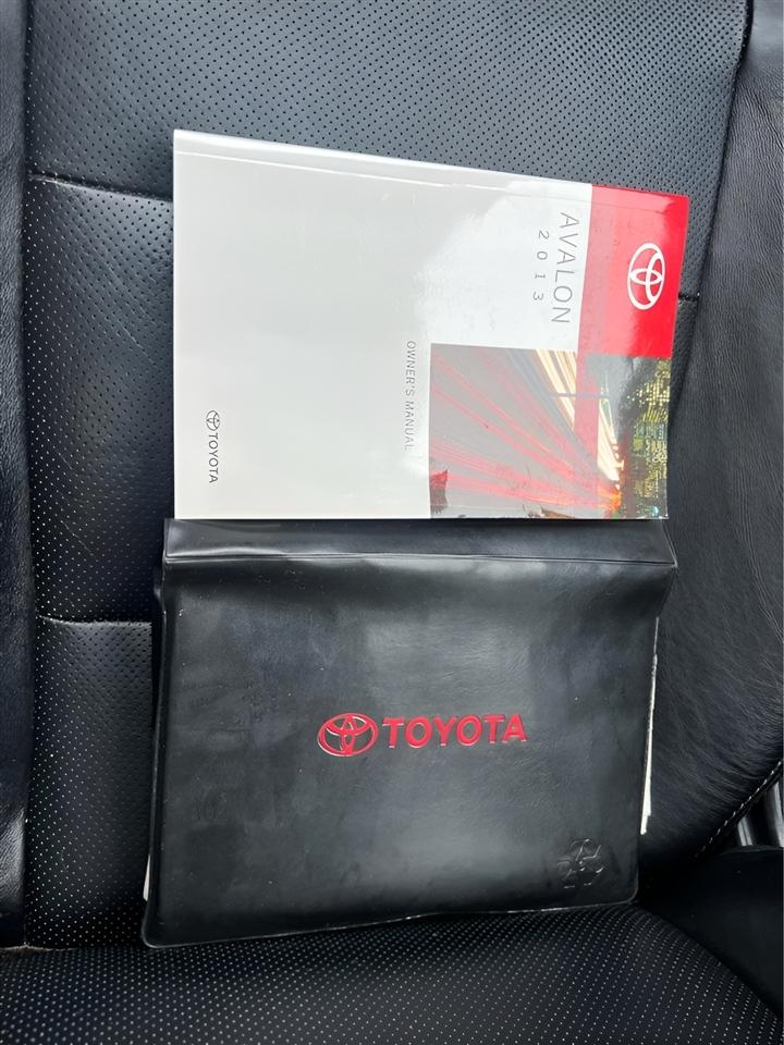 Toyota Avalon Limited 4D Sedan 2013