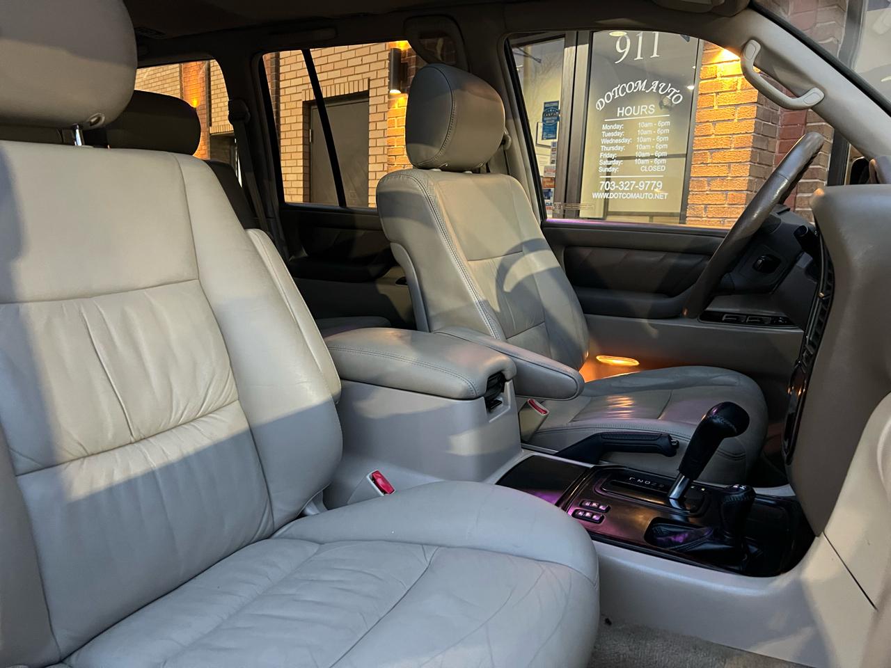 Toyota Land Cruiser 4WD 2000