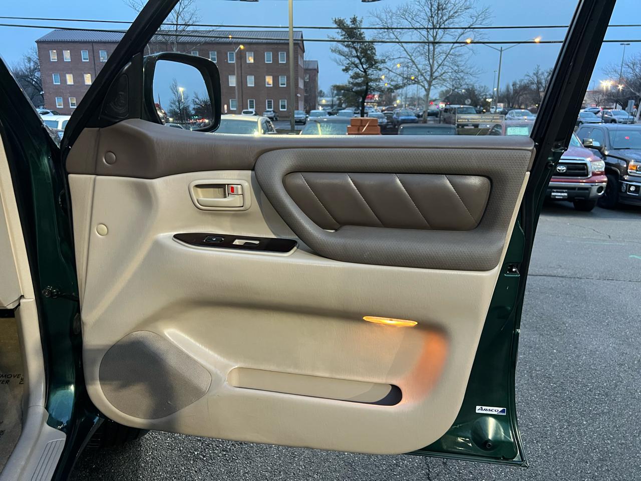 Toyota Land Cruiser 4WD 2000