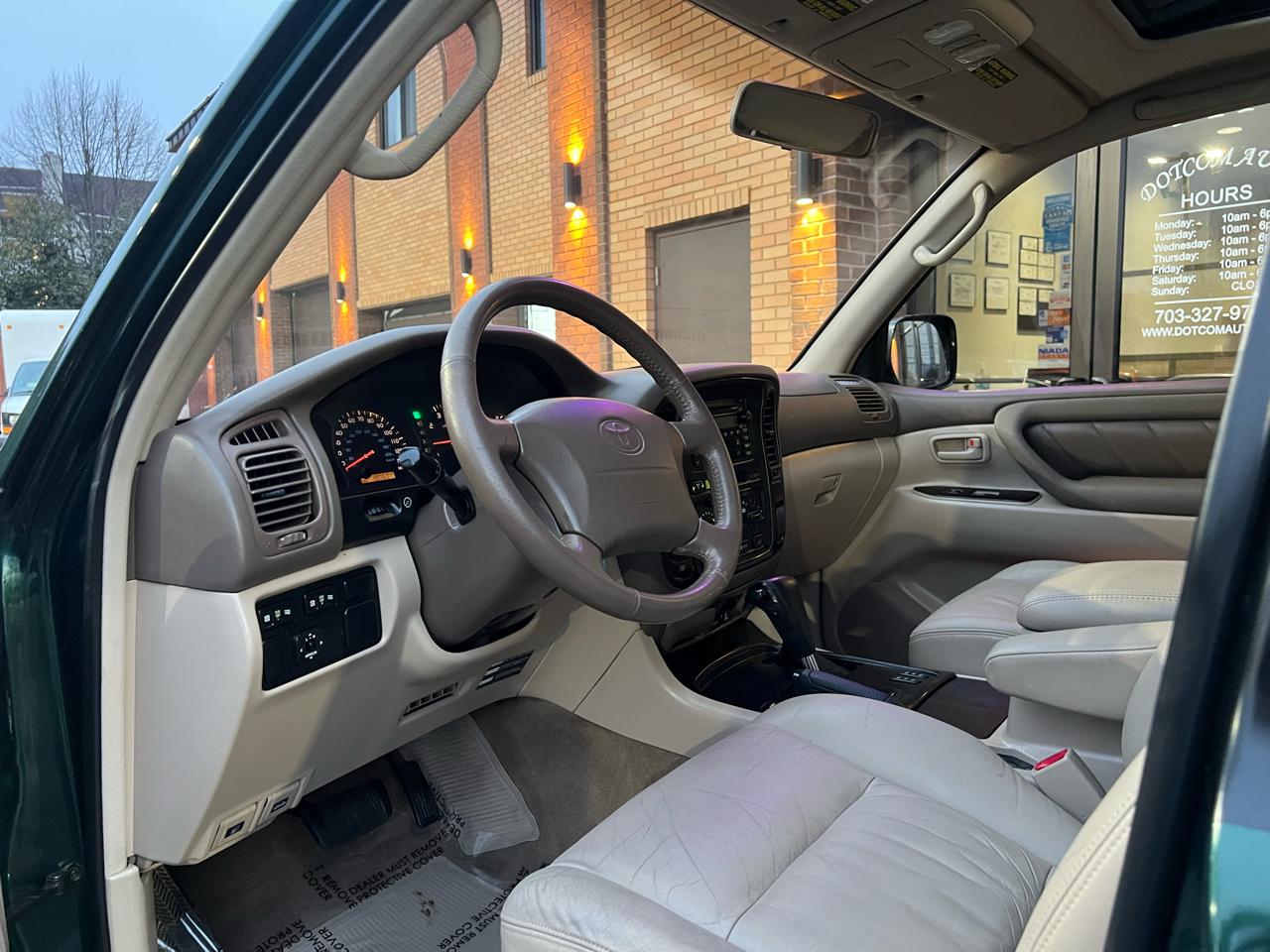 Toyota Land Cruiser 4WD 2000