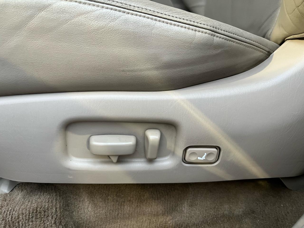 Toyota Land Cruiser 4WD 2000