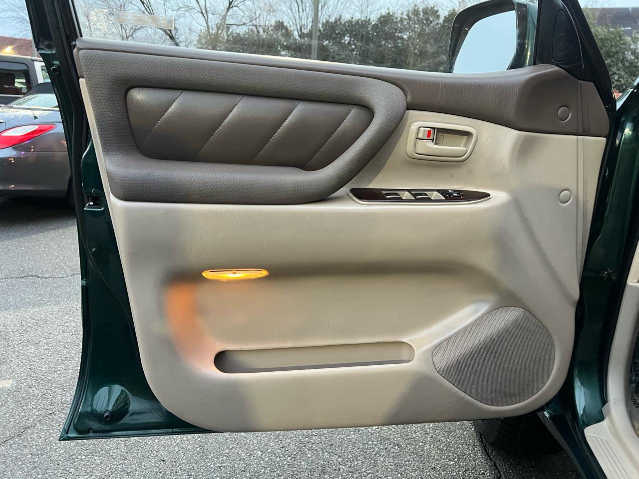 Toyota Land Cruiser 4WD 2000