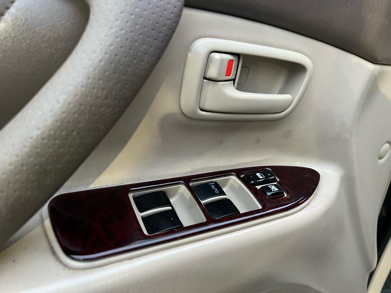 Toyota Land Cruiser 4WD 2000