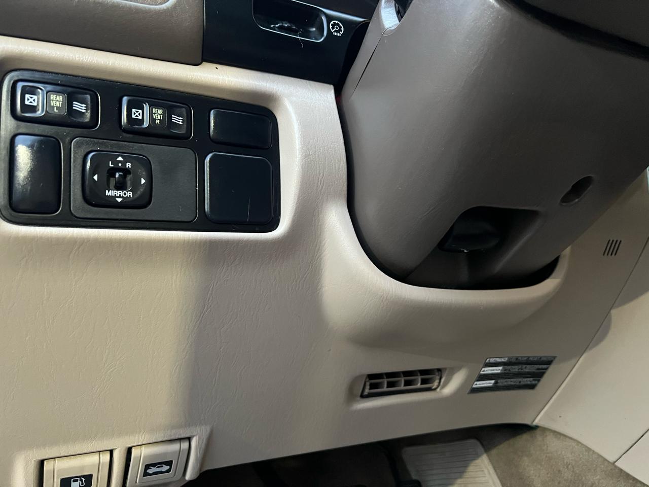 Toyota Land Cruiser 4WD 2000