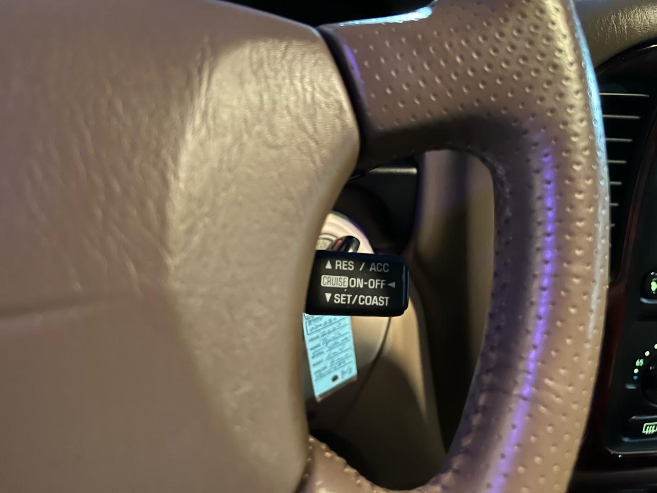 Toyota Land Cruiser 4WD 2000