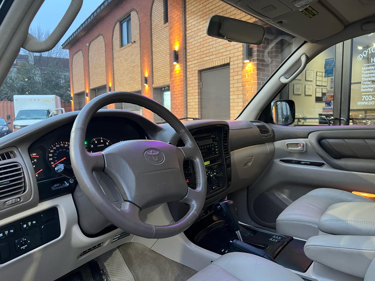 Toyota Land Cruiser 4WD 2000