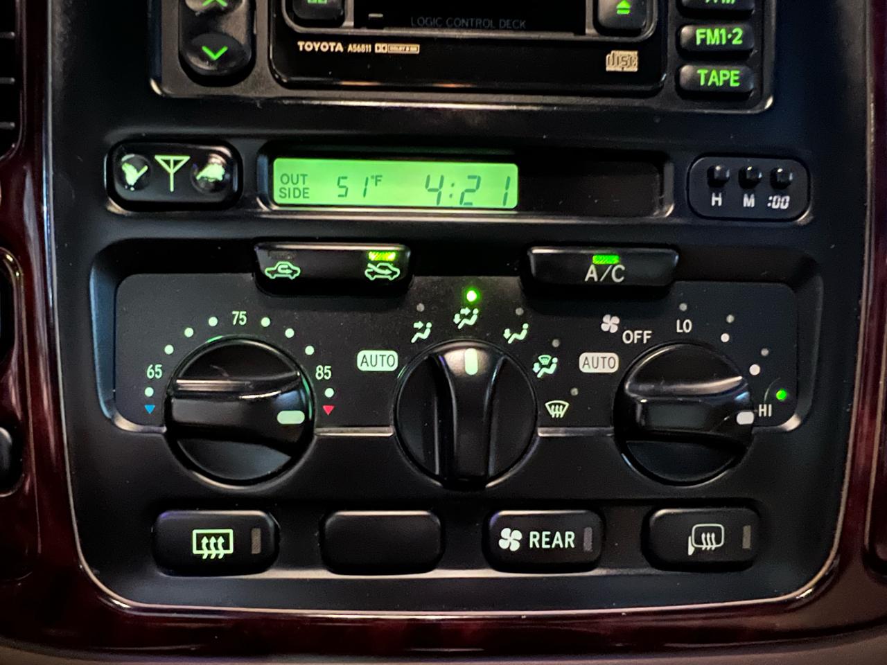 Toyota Land Cruiser 4WD 2000