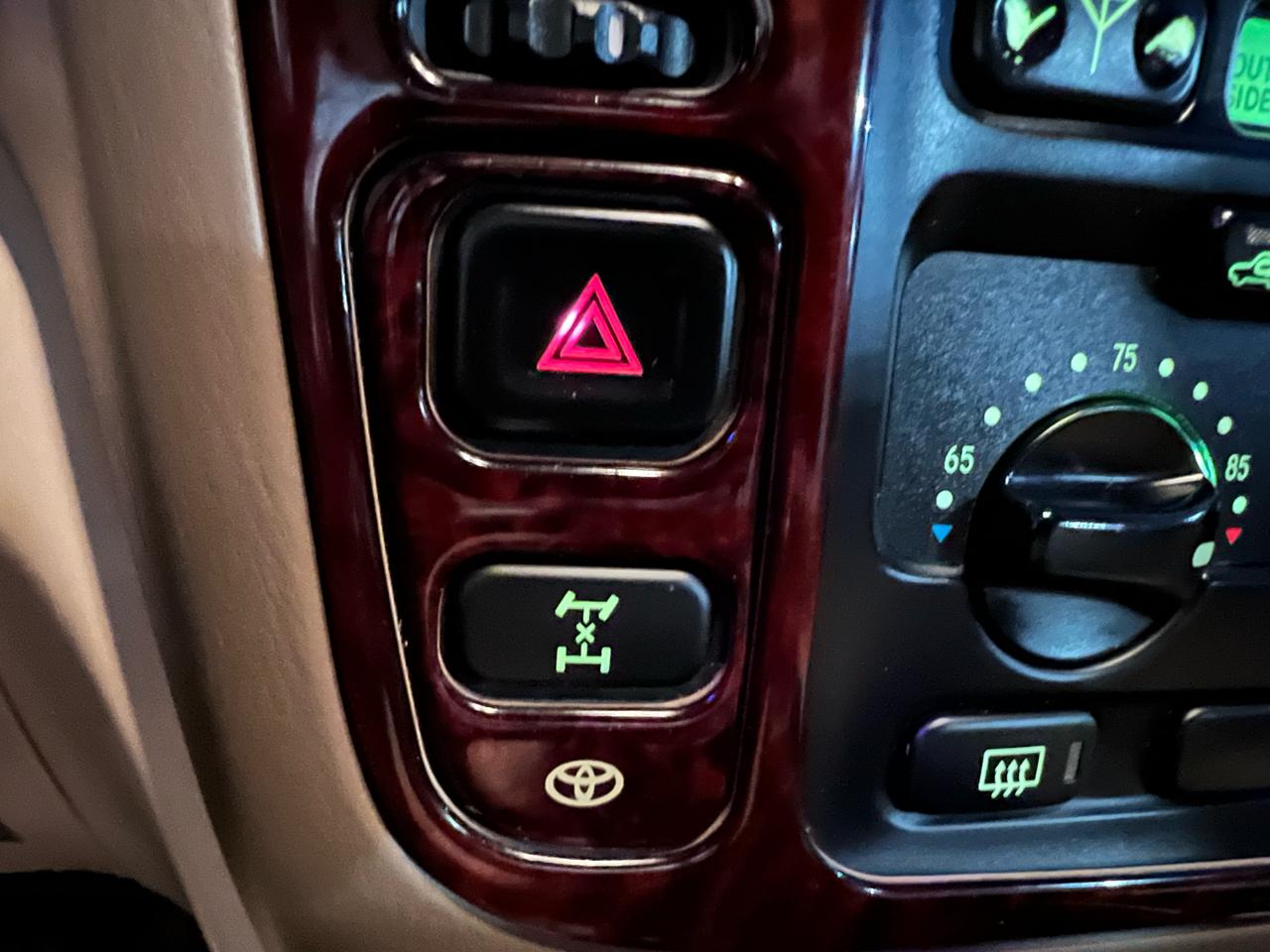 Toyota Land Cruiser 4WD 2000