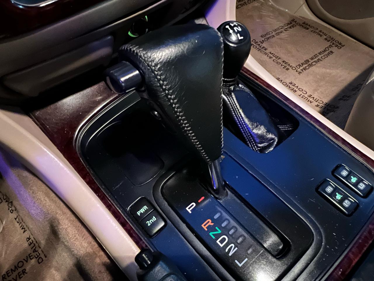 Toyota Land Cruiser 4WD 2000