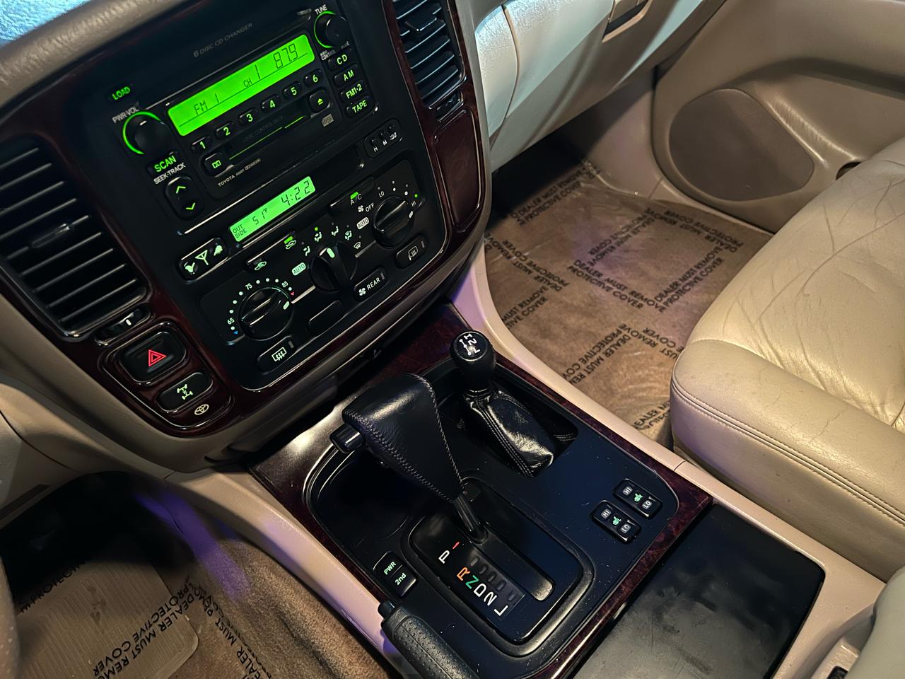 Toyota Land Cruiser 4WD 2000