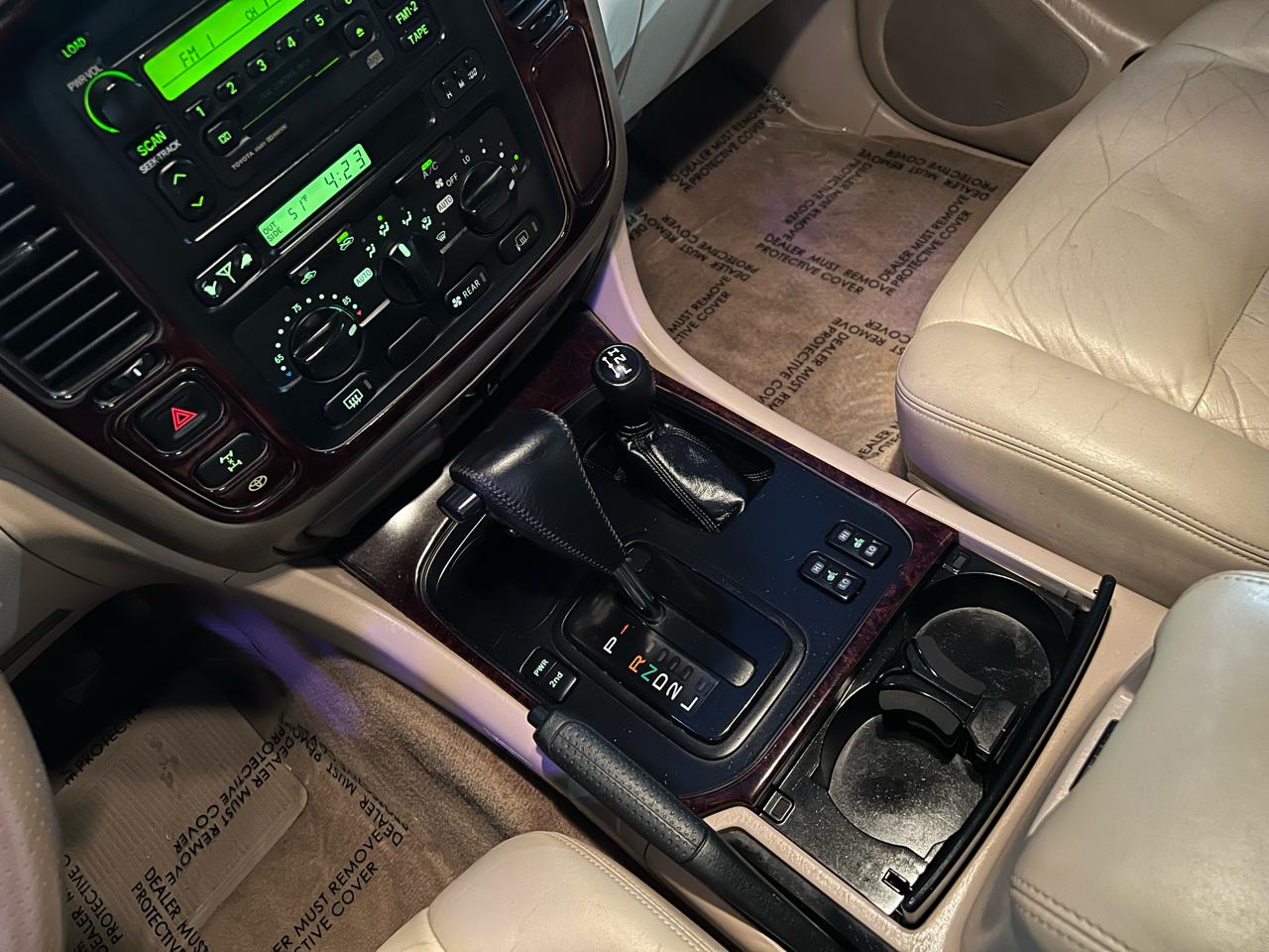 Toyota Land Cruiser 4WD 2000