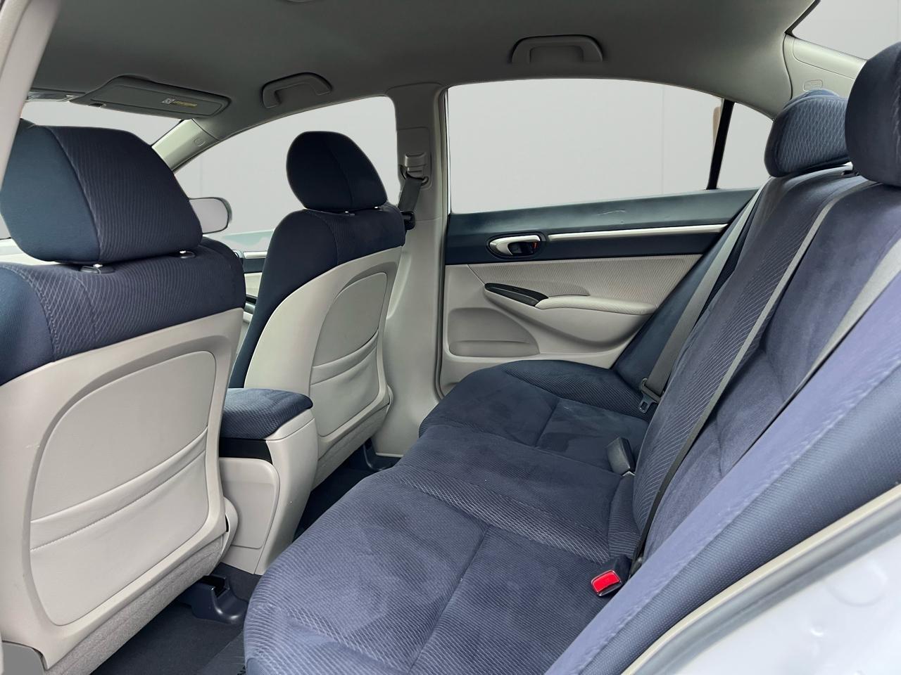 Honda Civic Hybrid CVT AT-PZEV 2010