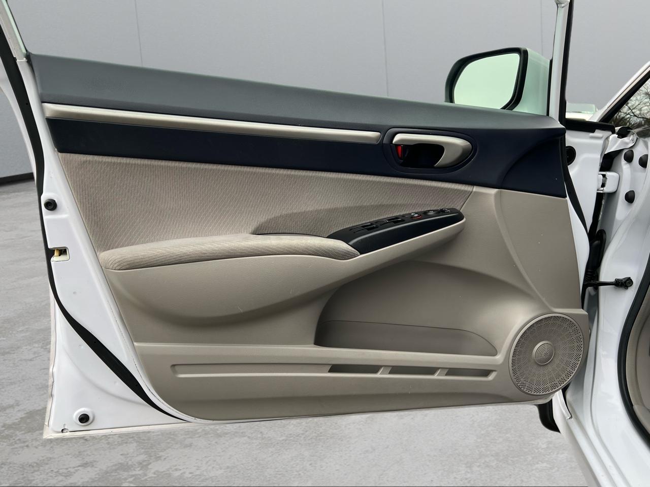 Honda Civic Hybrid CVT AT-PZEV 2010