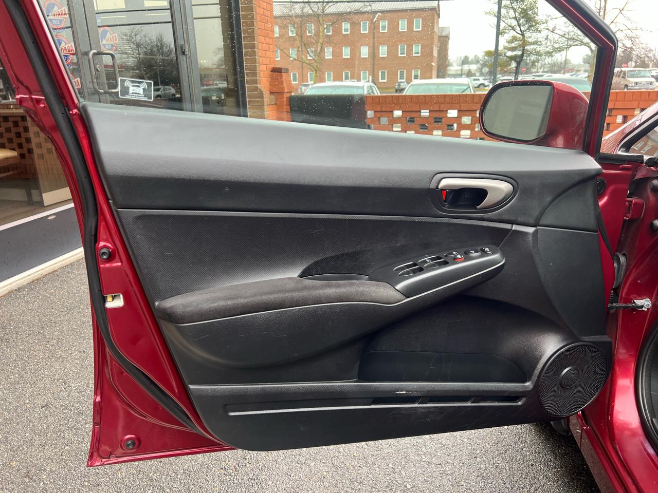 Honda Civic LX-S Sedan 5-Speed AT 2010