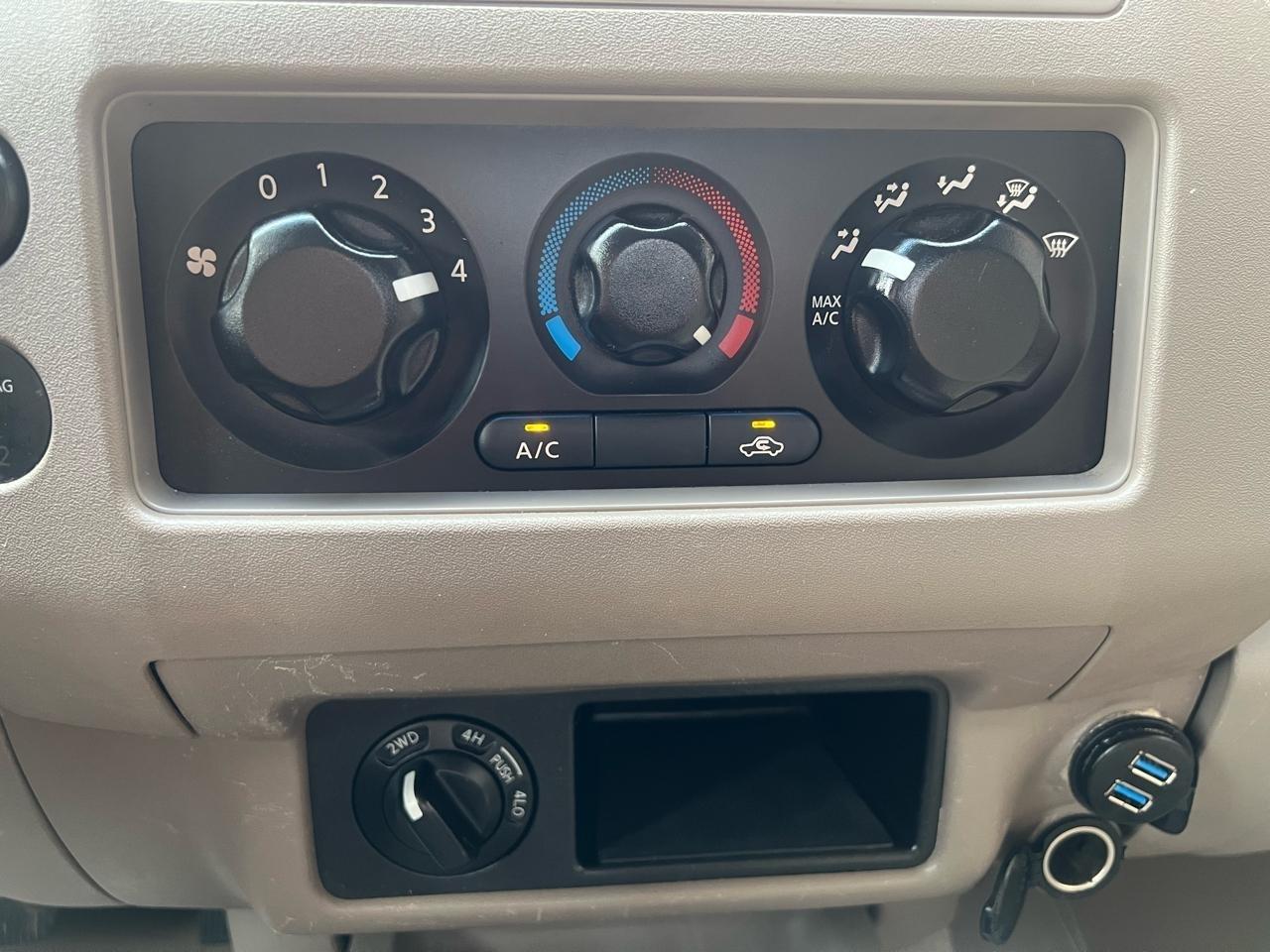 Nissan Frontier LE King Cab 4WD 2008