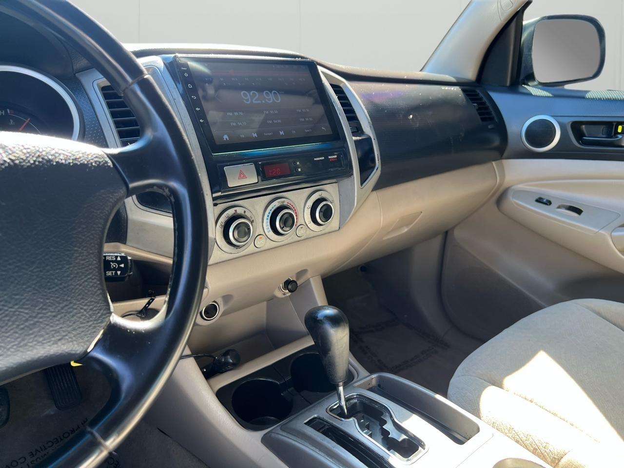 Toyota Tacoma PreRunner Double Cab V6 Auto 2WD 2006