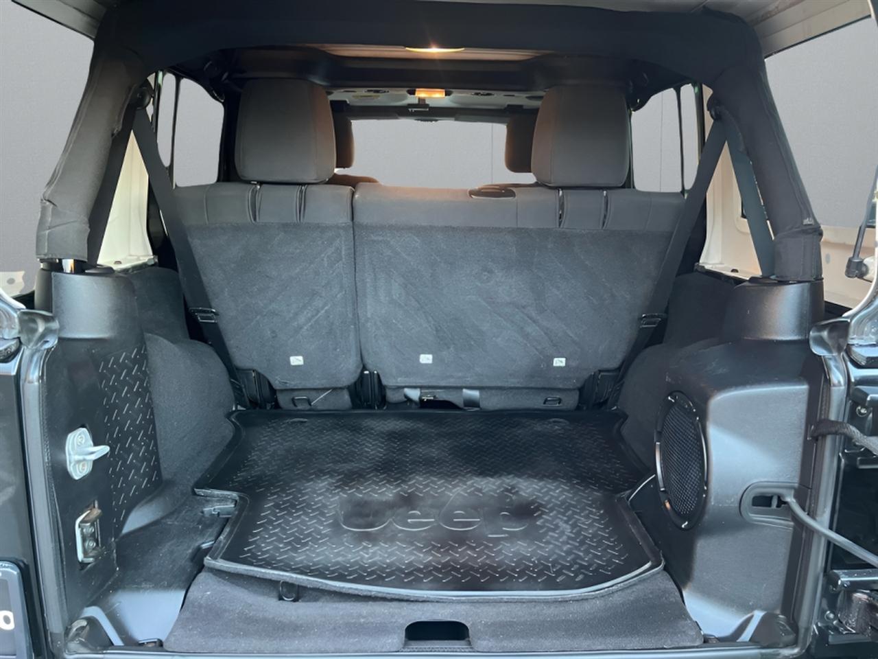 Jeep Wrangler Unlimited Rubicon 4WD 2011