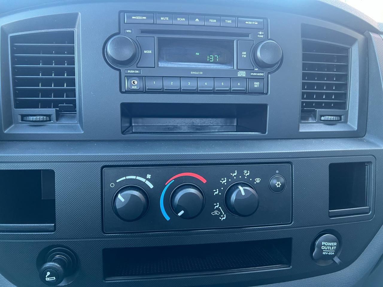 Dodge Ram 1500 SXT Long Bed 2WD 2008