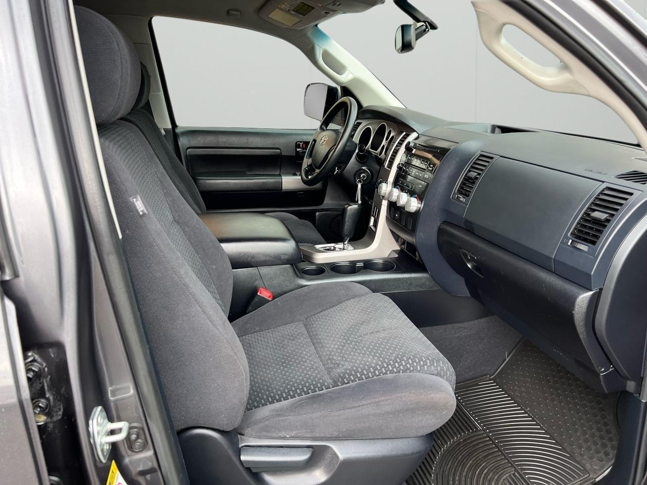 Toyota Tundra Tundra-Grade 5.7L Double Cab 4WD 2013