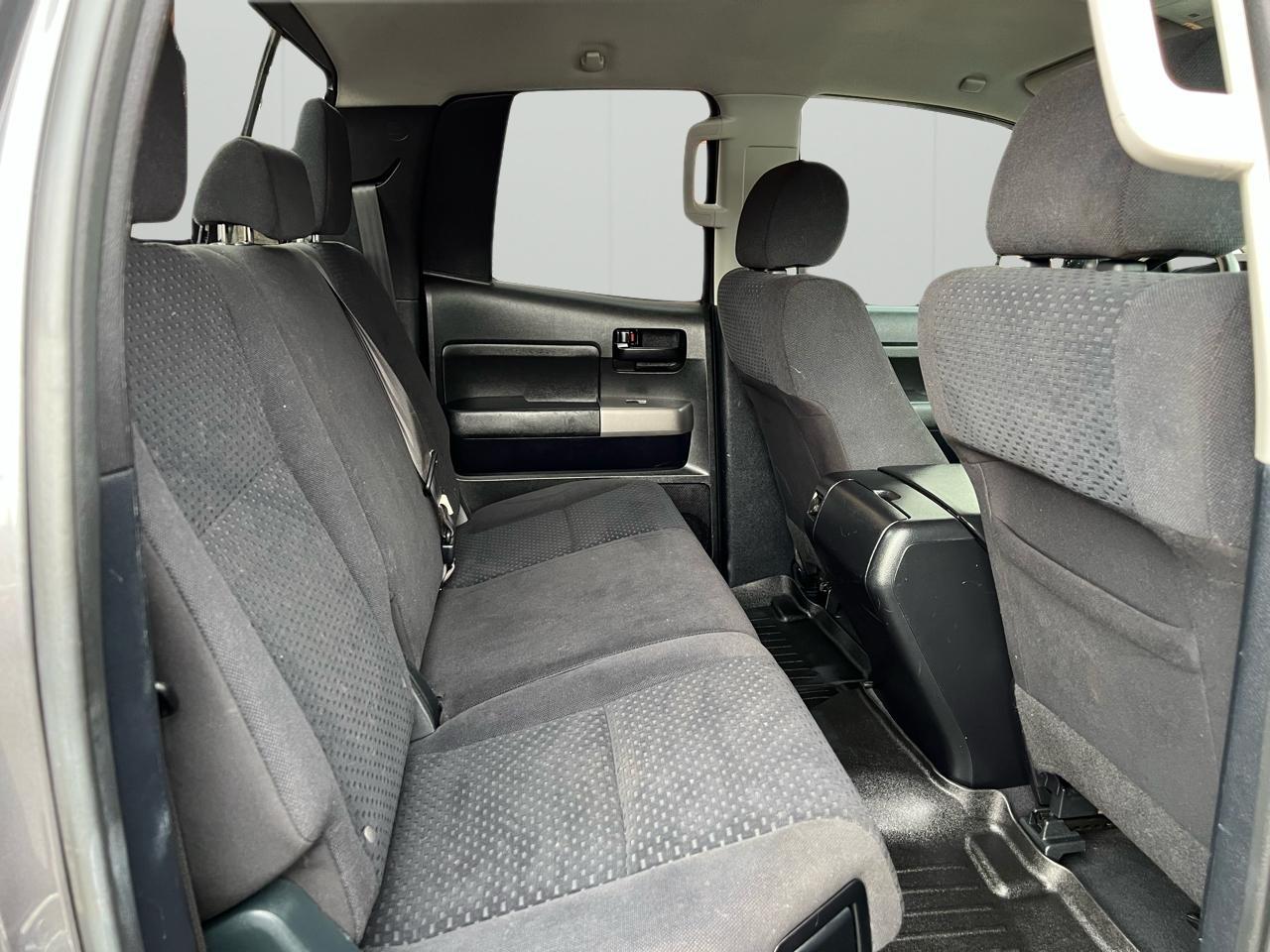 Toyota Tundra Tundra-Grade 5.7L Double Cab 4WD 2013