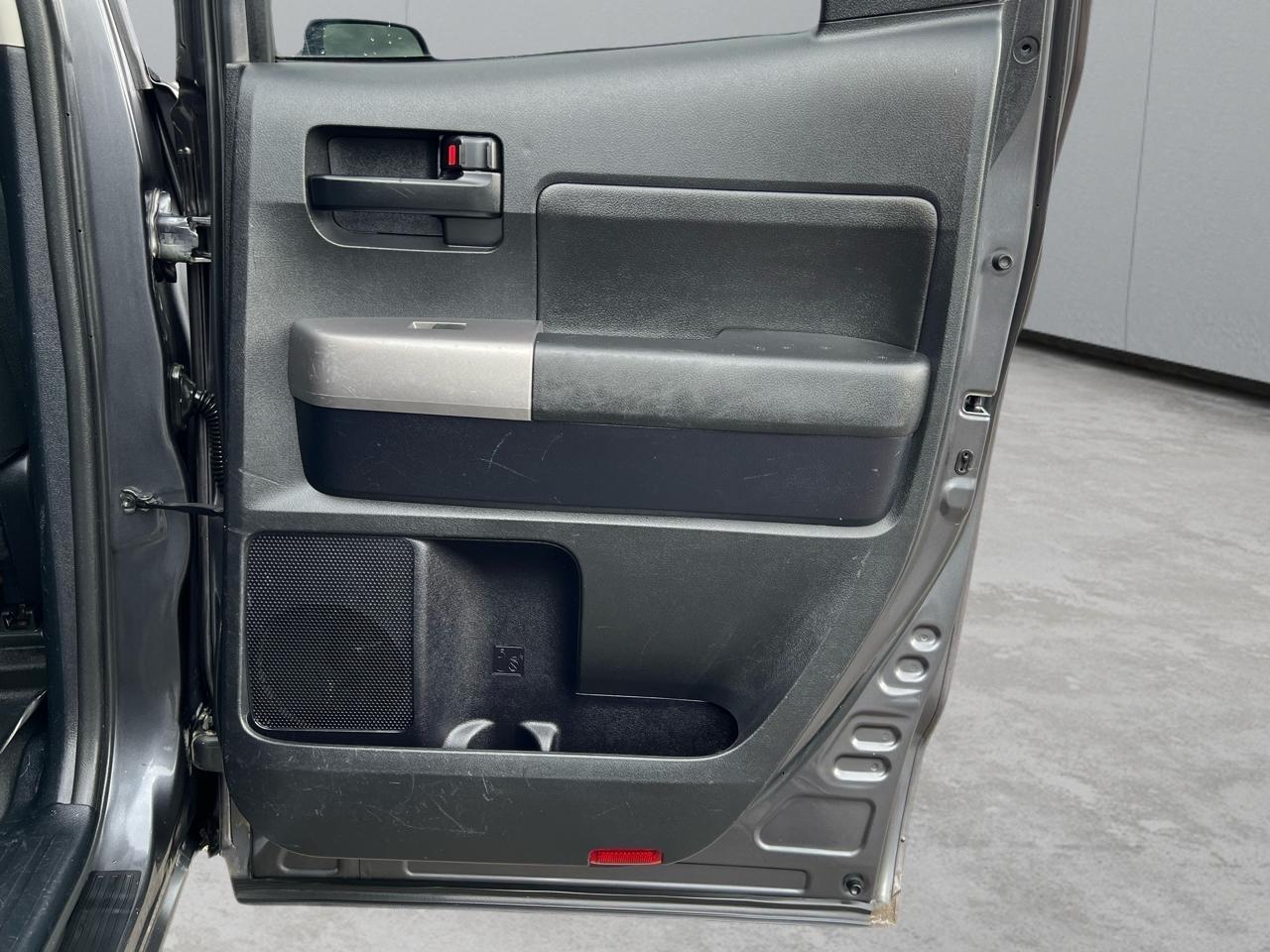 Toyota Tundra Tundra-Grade 5.7L Double Cab 4WD 2013