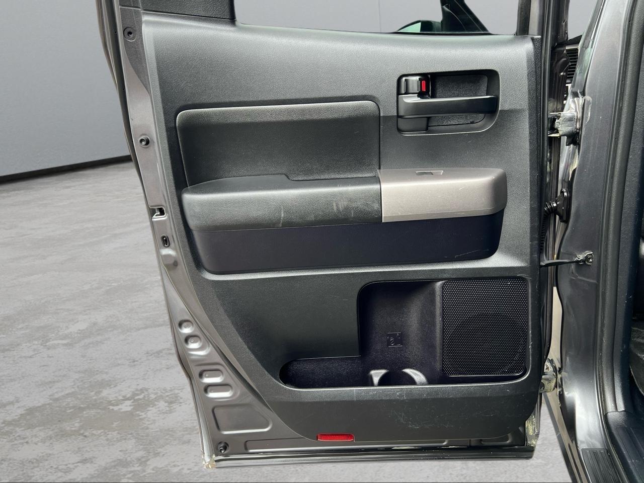 Toyota Tundra Tundra-Grade 5.7L Double Cab 4WD 2013