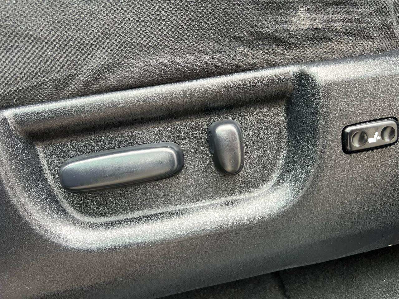 Toyota Tundra Tundra-Grade 5.7L Double Cab 4WD 2013