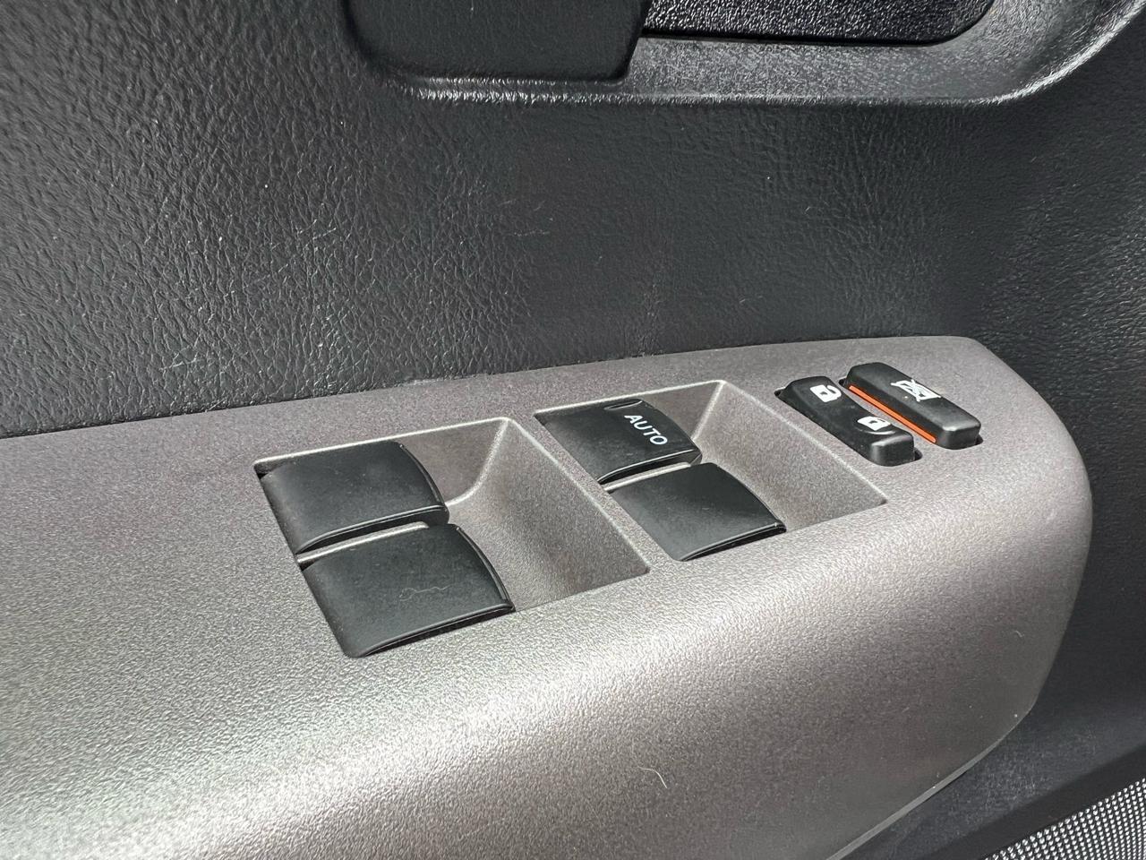 Toyota Tundra Tundra-Grade 5.7L Double Cab 4WD 2013