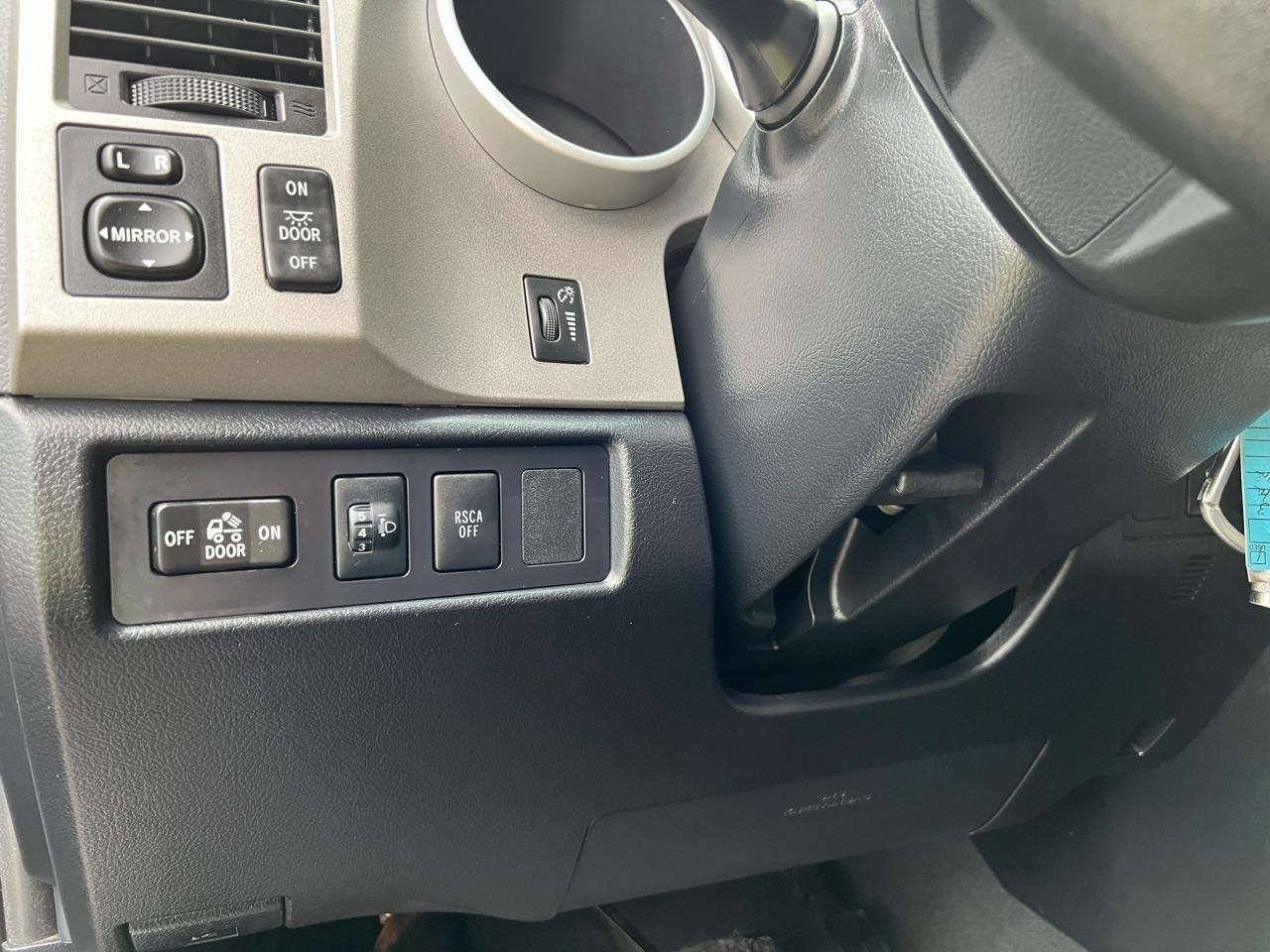 Toyota Tundra Tundra-Grade 5.7L Double Cab 4WD 2013