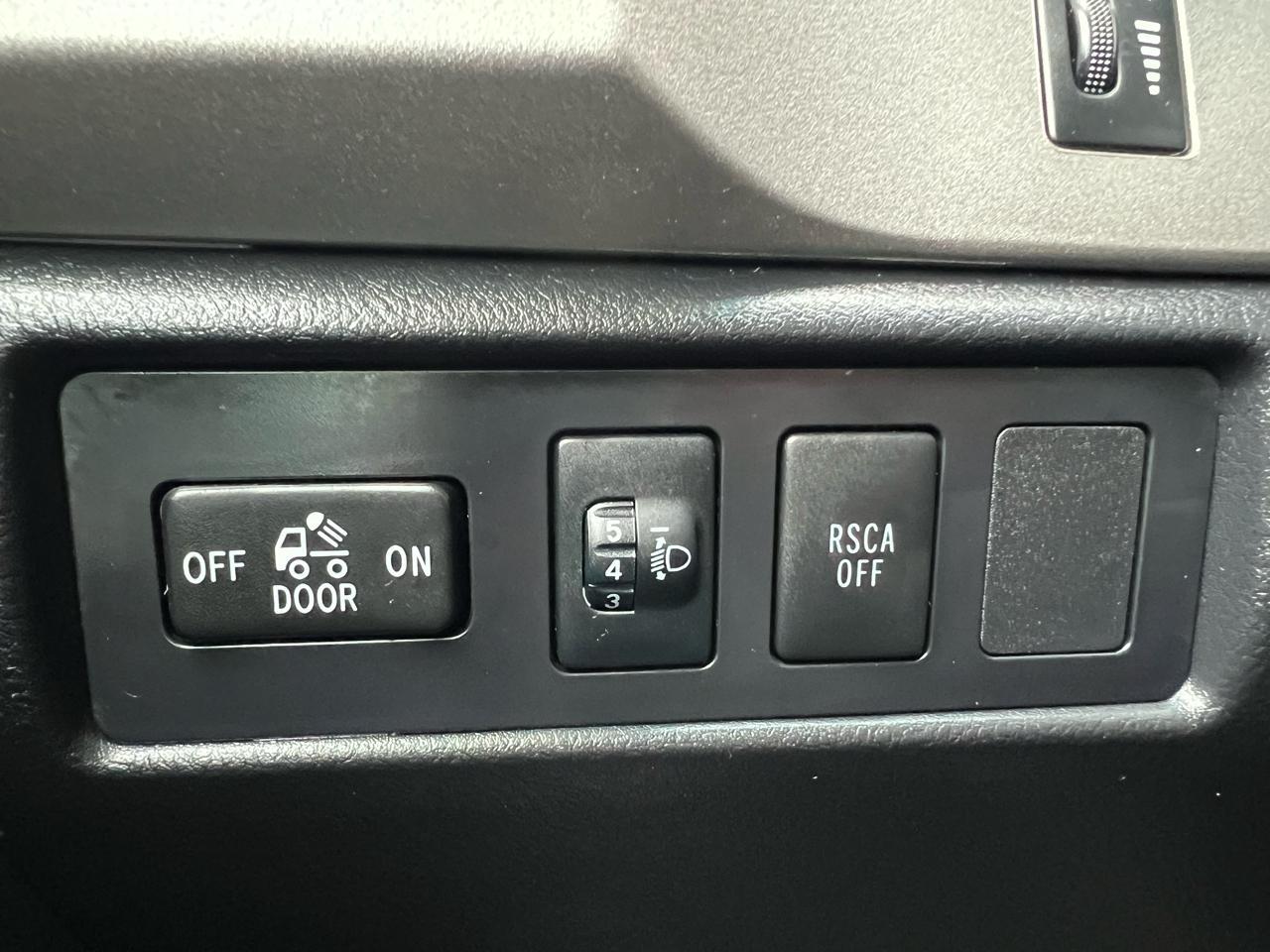 Toyota Tundra Tundra-Grade 5.7L Double Cab 4WD 2013