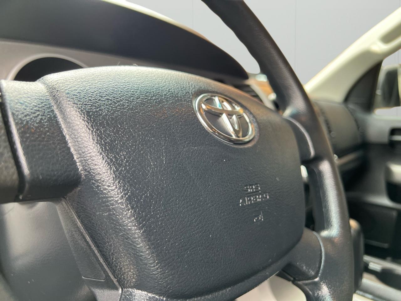 Toyota Tundra Tundra-Grade 5.7L Double Cab 4WD 2013